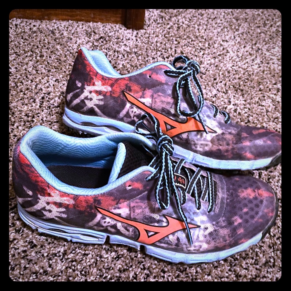 Mizuno Wave Hayate Women’s Trail Running Shoes 9.5